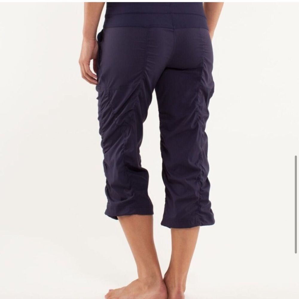 Lululemon Women’s Dance Studio Athletic Cropped Joggers Pants Size 2